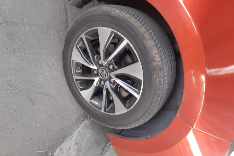 Used Toyota Levin 2014 1.8V CVT Luxury Edition Right Front Wheel Hub