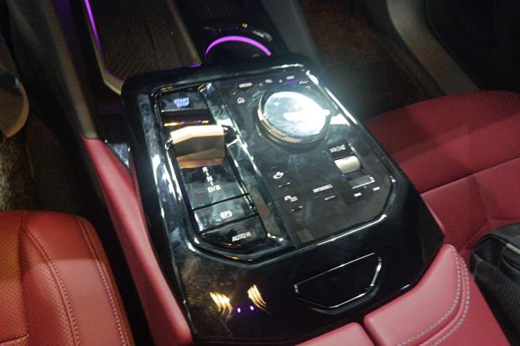 Used BMW i5 2024 eDrive 35L M Sport Package Gear Lever