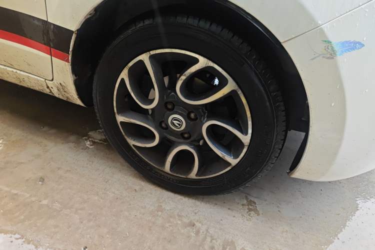 Used CHANGAN Benni 2015 1.4L IMT Luxury Version China IV Standard
