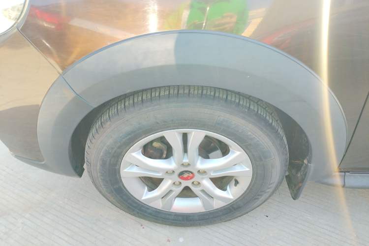 Used FORTHING Joyear XV 2015 1.6L CVT Comfort Model
