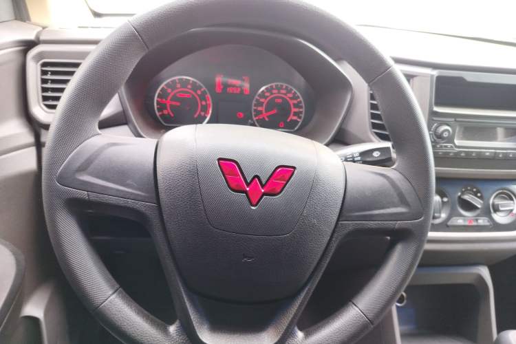 Used Wuling Hongguang V 2022 1.5L Jingqu Edition Electric-Assist LAR