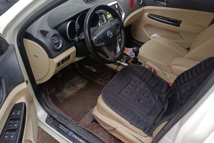 Used CHANGAN Eado 2015 1.6L Manual Luxury Model China IV Standard Driver Seat