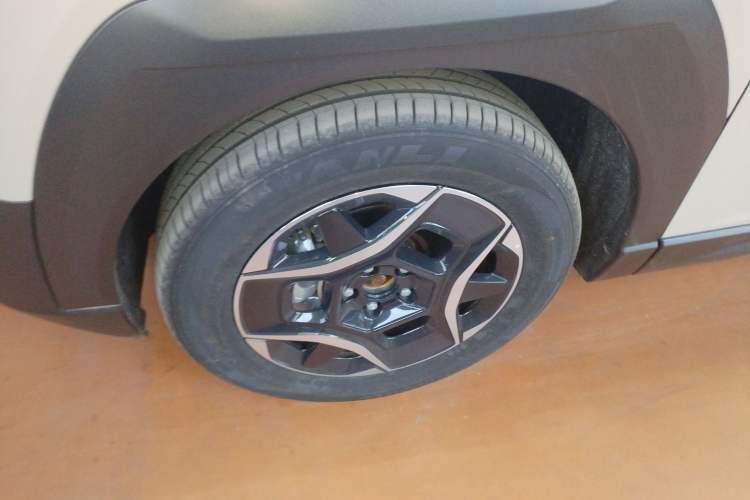 Used Dongfeng NAMMI 06 2025 401 Ultra
