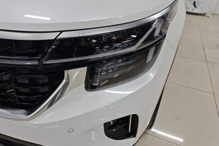 Used Kia Seltos 2023 1.5L CVT Luxury Edition Left Front Headlight