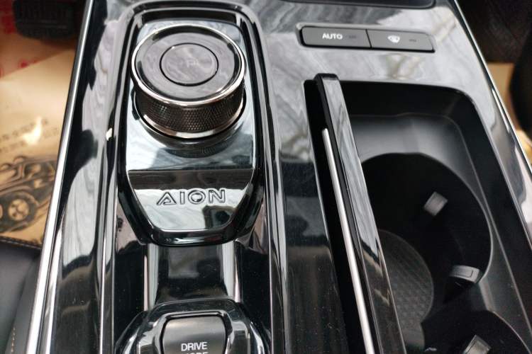 Used AION S 2023 Meizu 580 Lithium Iron Phosphate Gear Lever