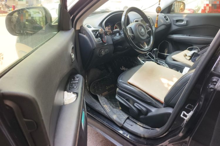 Used Jeep Compass 2017 200T Automatic Family Edition
