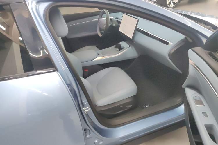 Used XPeng MONA M03 2024 620 with Ultra-Long Range
