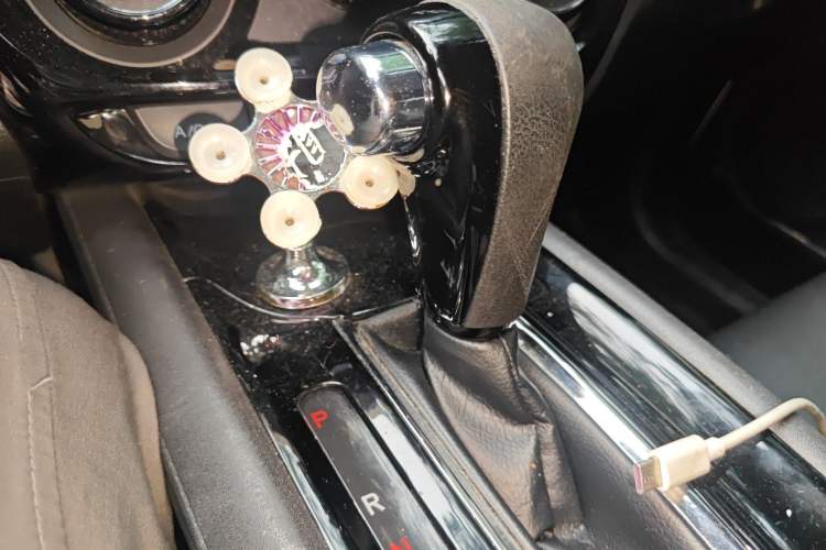 Used Honda Vezel 2015 1.5L CVT two-wheel drive Comfort trim Gear Lever