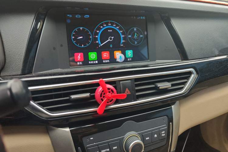 Used Zotye Domy X5 2017 Value Edition 1.6L Manual Comfort Model Audio And AC Panel