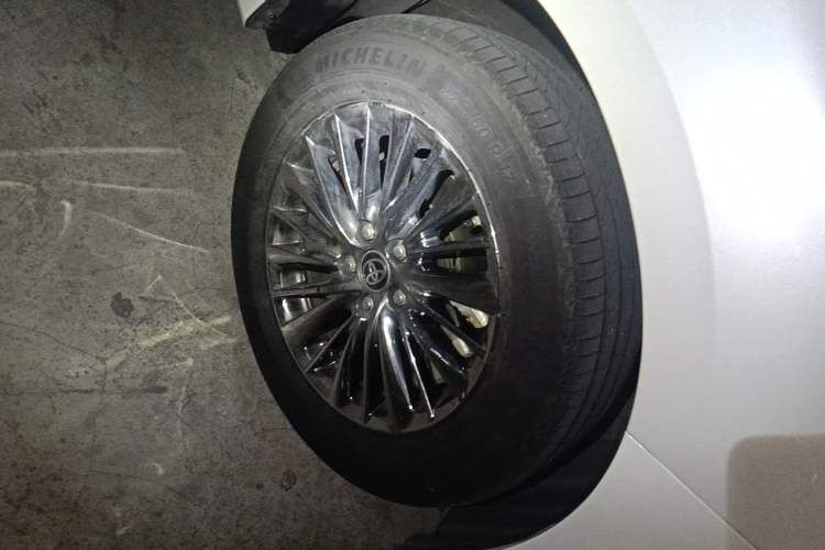 Used Toyota Alphard 2019 Dual-Engine 2.5L Prestige Edition Right Front Wheel Hub