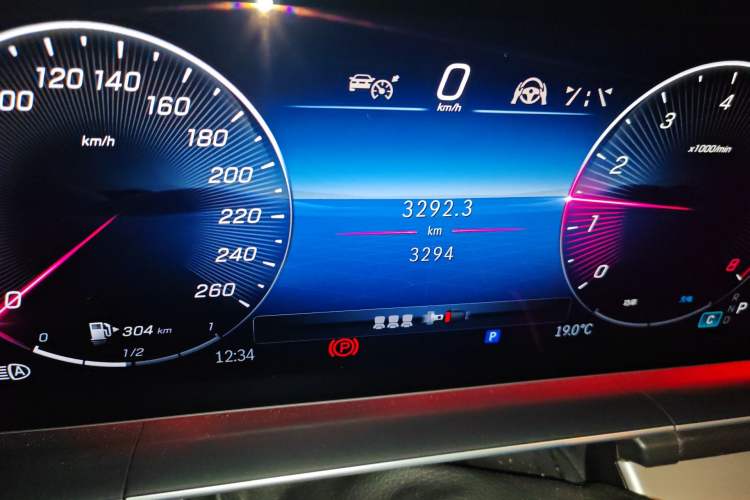 Used Mercedes-Benz GLE Coupe 2024 GLE 350 4MATIC Coupe SUV Luxury Model Odometer Close Up