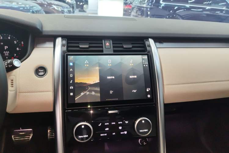 Used Land Rover Discovery 2023 Revised Version 360 PS R-Dynamic S Audio And AC Panel