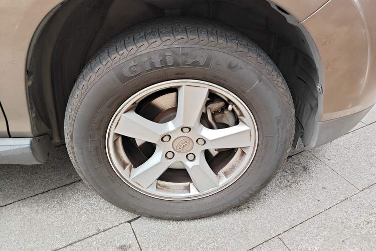 Used BYD S6 2014 2.0L Manual Luxury 5-Seater