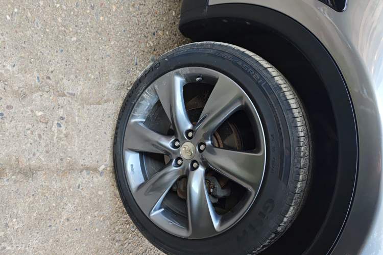 Used Infiniti FX 2010 FX35 Standard Edition Right Front Wheel Hub