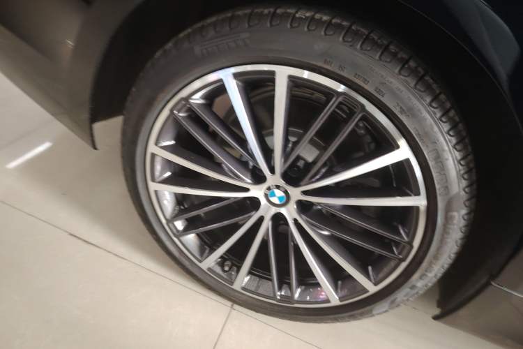 Used BMW 5 Series 2019 Facelifted 530Li Leading Edition M Sport Package