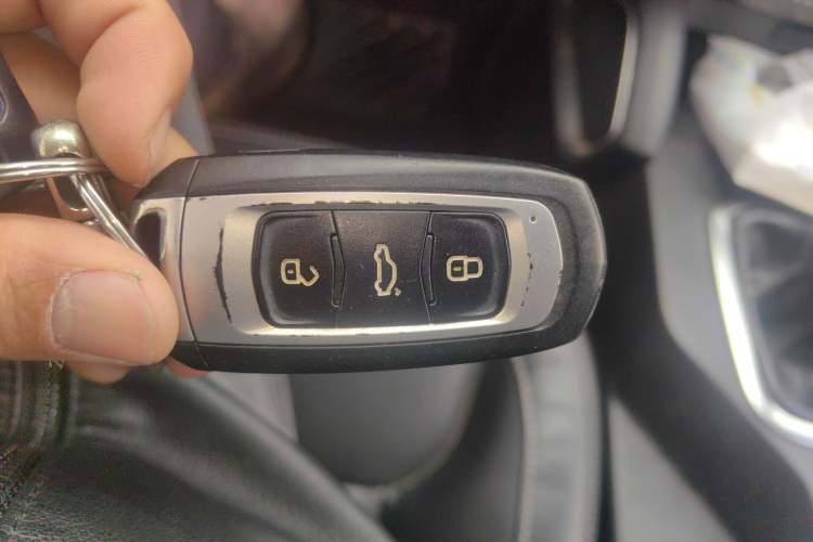 Used Geely Auto Vision X6 2016 1.8L Manual Luxury Model