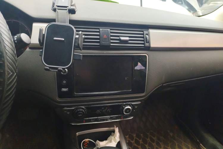 Used Qoros 3 2016 Hatchback 1.6T Automatic ZhiKu Model