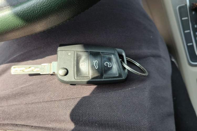 Used Volkswagen Golf 2015 1.6L Automatic Comfort Model Vehicle Key