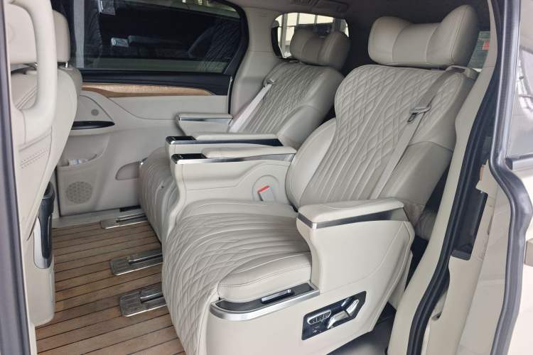 Used Buick GL8 2017 ES 28T Comfort Model China V Standard