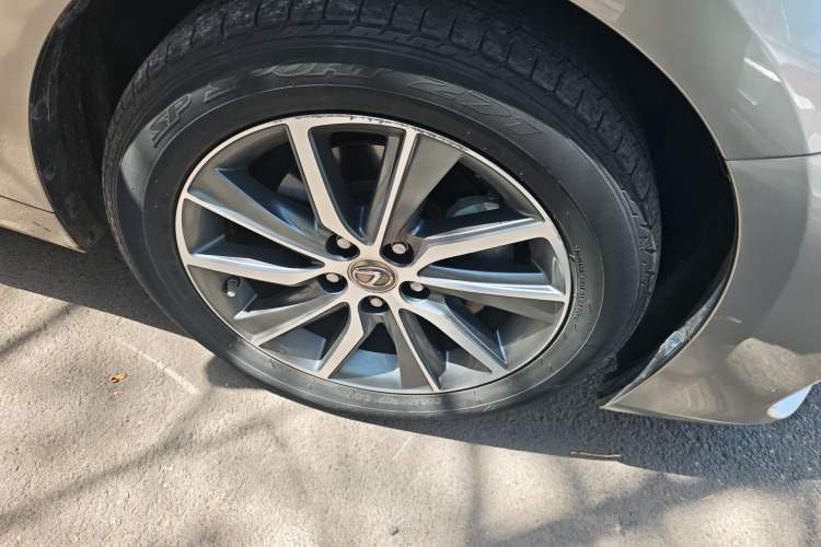 Used Lexus ES 2017 300h Mark Levinson Comfort Edition
