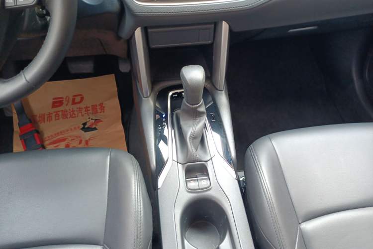 Used Toyota FRONTLANDER 2022 2.0L CVT Elite Edition Gear Lever