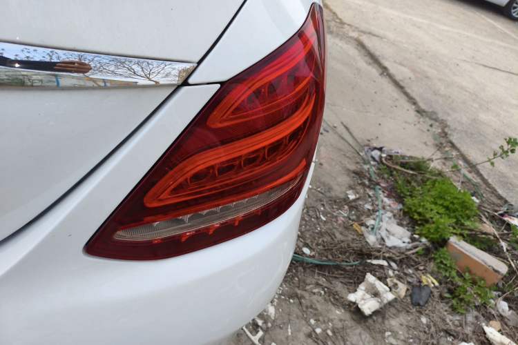 Used Mercedes-Benz C-Class 2018 C 180 L Fashion Edition Sport Version Right Rear Taillight