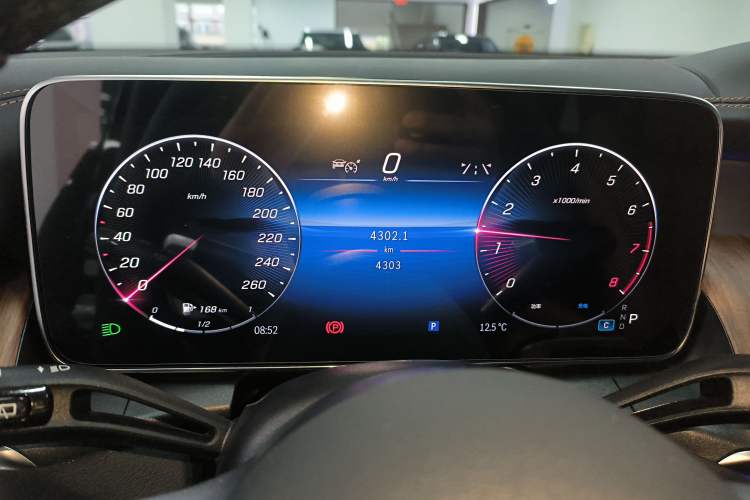 Used Mercedes-Benz GLC 2024 Refreshed GLC 300 L 4MATIC Dynamic Version 5 Seats
