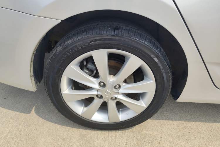 Used Hyundai Verna (older generation) 2014 1.4L Manual Top-Tier Model TOP