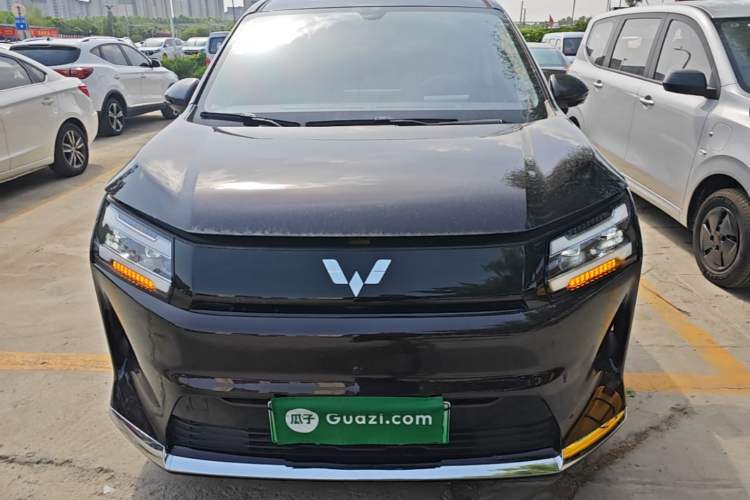 Used Wuling Starlight 730 2025 Model Pure Electric 500km Luxury Edition