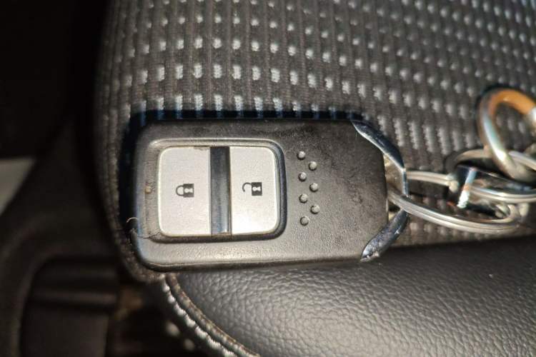 Used Honda Vezel 2017 1.8L CVT Front-Wheel Drive Pioneer Edition Vehicle Key