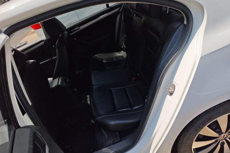 Used Volkswagen Sagitar 2018 180TSI DSG Prestige Edition Left Rear Seat