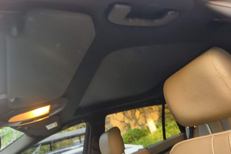 Used Mercedes-Benz R-Class 2014 R 320 4MATIC Luxury Model Headliner