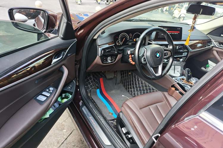 Used BMW 5 Series 2019 525Li Luxury Package