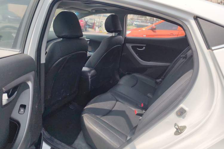 Used Hyundai Elantra (5th Generation / Langdong) 2016 1.6L Automatic Prestige Model
