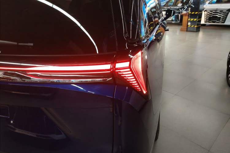 Used Buick GL8 New Energy 2024 Lu Zun Luxury Edition 7-Seater
