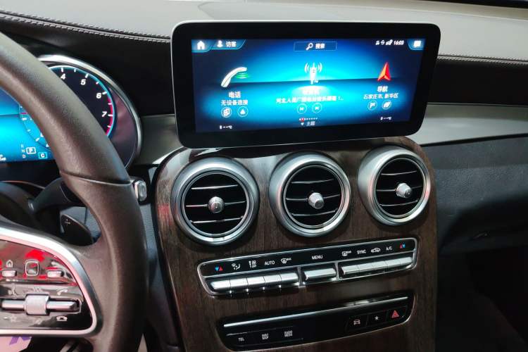 Used Mercedes-Benz GLC 2022 GLC 260 L 4MATIC Dynamic Edition Audio And AC Panel