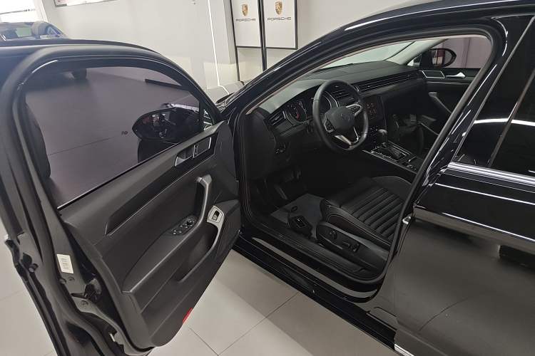 Used Volkswagen Magotan 2020 330TSI DSG Leading Model Driver Seat