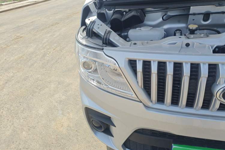 Used CHANGAN KAICHENG Ruixing M60 2023 1.5L GDI Basic Model Passenger Vehicle 6/7 Seats Right Front Headlight