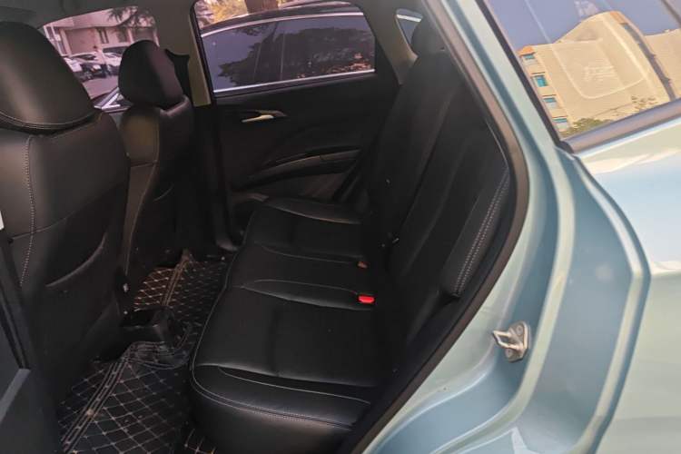 Used NETA V 2021 Standard Range Entertainment Version – Upgraded Model Left Rear Seat