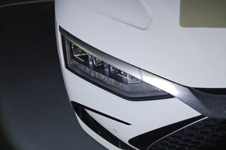 Used BYD Han 2022 DM-i 242km Flagship Model Right Front Headlight