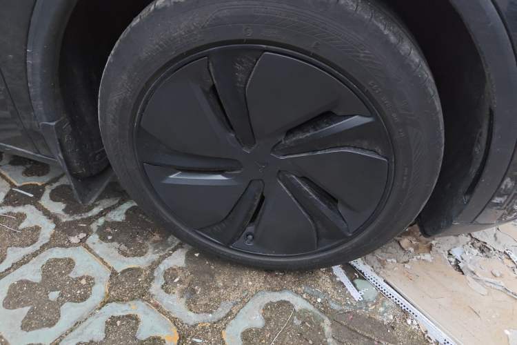 Used Tesla Model Y 2025 Rear-Wheel-Drive Version
