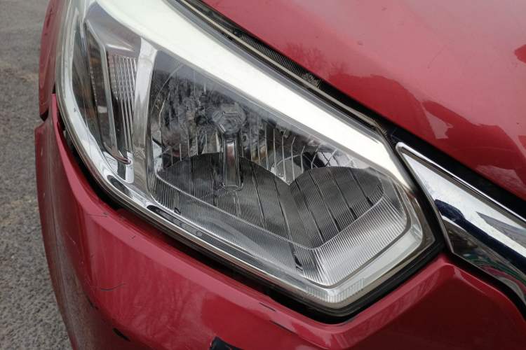 Used Venucia R50 2015 1.6L Manual Fashion Edition