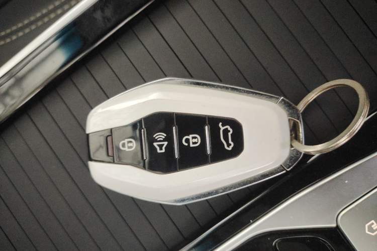 Used JETOUR X95 2023 Revised 1.6T DCT Ultimate Edition 7 Seats Vehicle Key