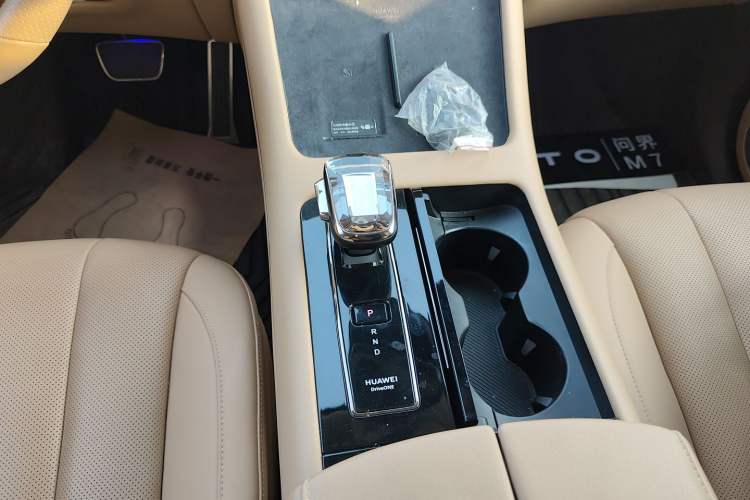 Used Hima AITO M7 2024 1.5T Four-Wheel Drive Plus Version 5 Seats Gear Lever