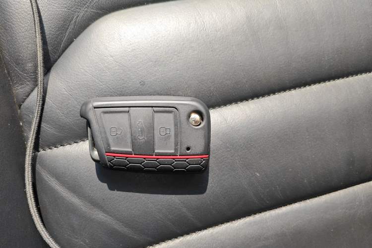 Used Volkswagen Golf 2015 1.4TSI Automatic Luxury Model
