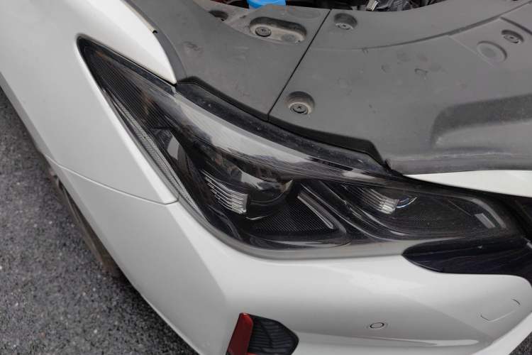 Used CHANGAN Ruicheng CC 2021 Blue Whale Edition 1.5T DCT Flagship Model Right Front Headlight