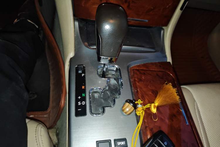 Used Toyota Crown 2012 2.5L Royal Leather Edition
