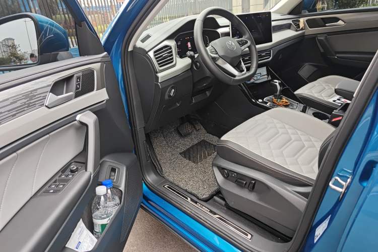 Used Volkswagen Tayron 2023 Revised Version 380TSI All-Wheel Drive R-Line High-Energy Edition Driver Seat