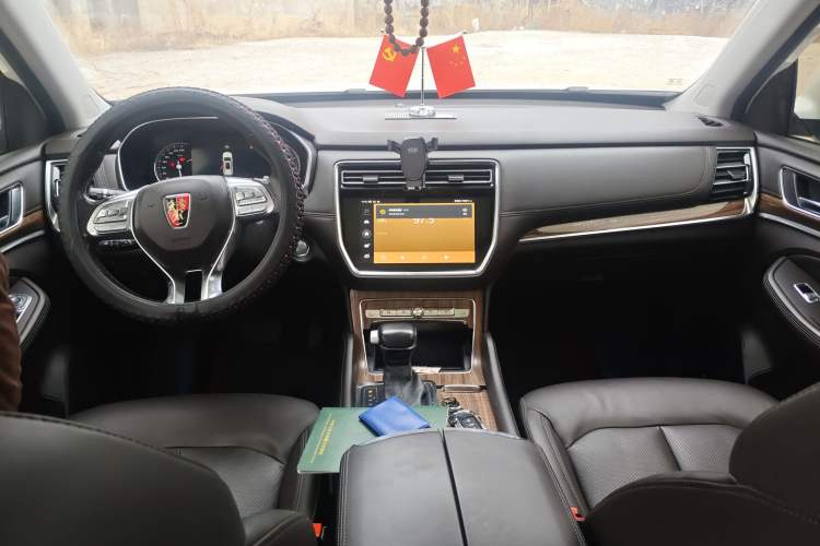 Used Roewe RX8 2018 30T Smart Connectivity All-Wheel Drive Supreme Edition