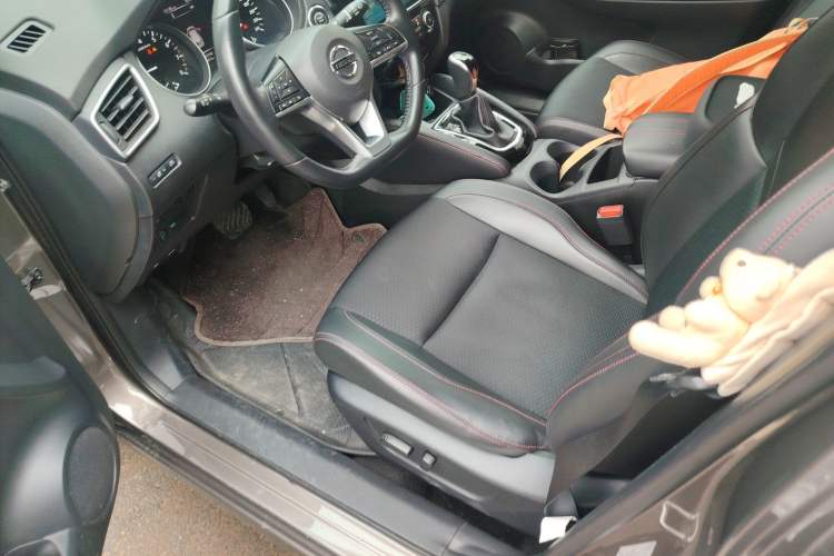 Used Nissan Qashqai 2019 2.0L CVT Luxury Edition Driver Seat